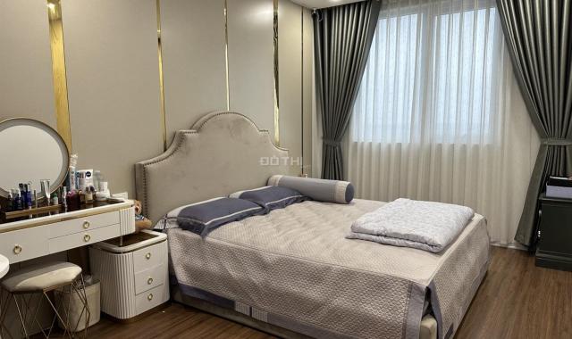 Chính chủ bán gấp căn full đồ 2 ngủ 68m2 giá 2.2 tỷ chung cư Eurowindow Đông Trù
