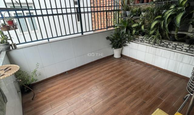 Cần tiền bán căn nhà đang kinh doanh buôn bán tại quận 2