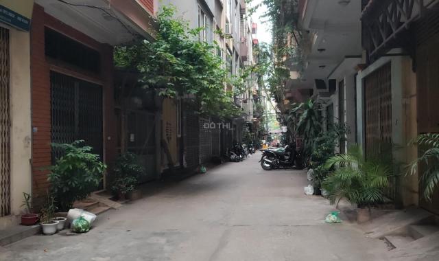 Bán nhà ngõ 199 phố Trần Quốc Hoàn DT 40 m2 x 3T ô tô đỗ cửa nhà 2 mặt ngõ 6,75 tỷ