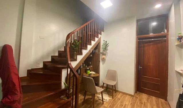 Bán nhà Nguyễn Khang Cầu Giấy. DT 42m2, 5 tầng - ô tô tránh - Nhà mới xây - giá 4.9 tỷ - 0917901333