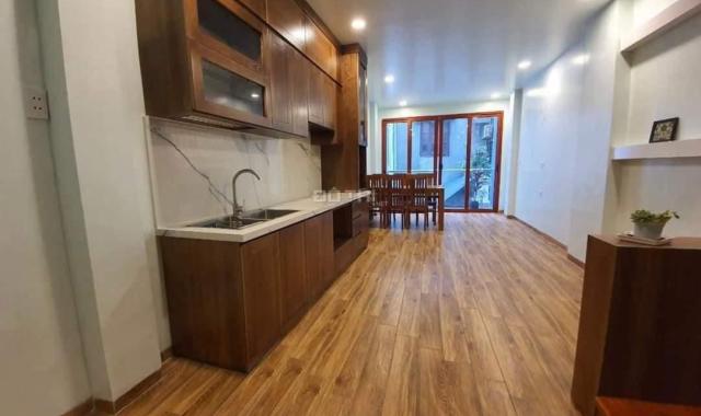 Bán nhà Nguyễn Khang Cầu Giấy. DT 42m2, 5 tầng - ô tô tránh - Nhà mới xây - giá 4.9 tỷ - 0917901333