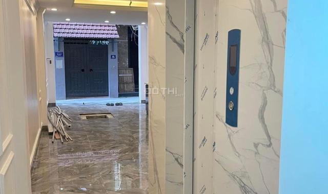 Bán nhà mặt phố Giáp Nhị, 65m2 x 5T, kinh doanh - thang máy - lô góc