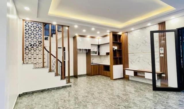 Bán nhà Lĩnh Nam, dân xây 2 thoáng 50m2*5tầng, ngõ 3m. Giá: 4,1 tỷ