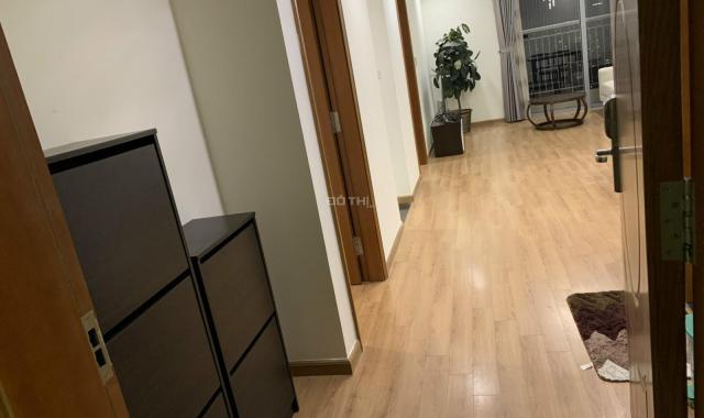 Hot cho thuê ngay căn hộ giá tốt 2 ngủ đủ đồ ở Vinhomes Nguyễn Chí Thanh, vào ở ngay. LH 0932438182