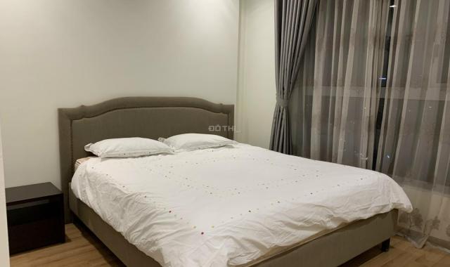 Hot cho thuê ngay căn hộ giá tốt 2 ngủ đủ đồ ở Vinhomes Nguyễn Chí Thanh, vào ở ngay. LH 0932438182