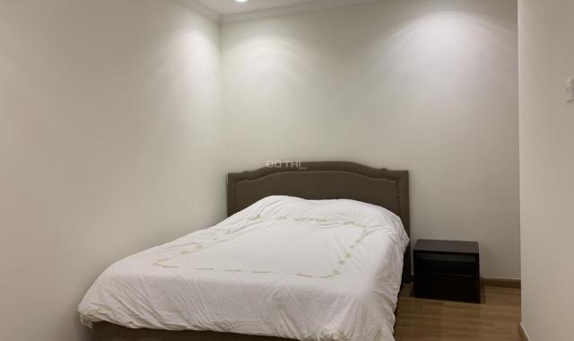 Hot cho thuê ngay căn hộ giá tốt 2 ngủ đủ đồ ở Vinhomes Nguyễn Chí Thanh, vào ở ngay. LH 0932438182