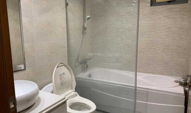 Hot cho thuê ngay căn hộ giá tốt 2 ngủ đủ đồ ở Vinhomes Nguyễn Chí Thanh, vào ở ngay. LH 0932438182