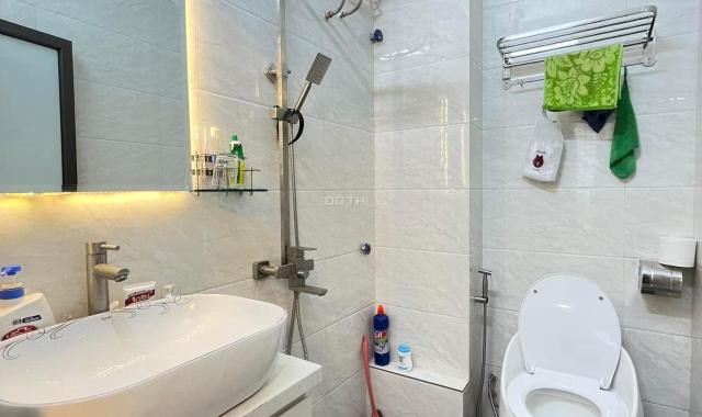 Bán nhà phố Hoàng Cầu, 5 tầng, mặt tiền rộng, ô tô tránh, kinh doanh giá 12.5 tỷ
