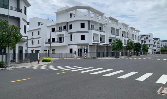Khách ngộp cần bán nhà phố ven sông The Pearl Riverside - Bến Lức
