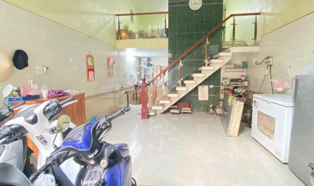 Mặt ngõ kinh doanh - ô tô tránh - đối diện học viện An Ninh. 2 mặt ngõ - thoáng trước sau