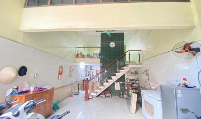 Mặt ngõ kinh doanh - ô tô tránh - đối diện học viện An Ninh. 2 mặt ngõ - thoáng trước sau