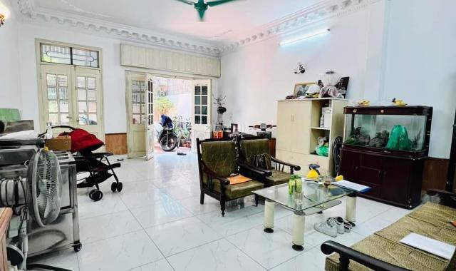 Cần bán nhà Khương Trung 90m2 4 tầng. Trước nhà ô tô tải tránh. Kinh doanh tốt