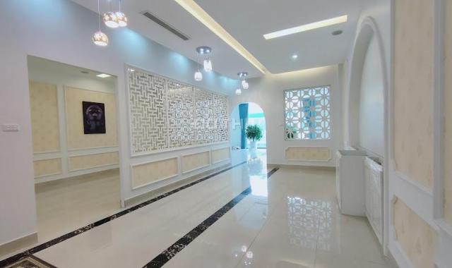 Bán siêu mẫu mặt phố Ngọc Thụy, 9 tầng, lô góc, hầm gara ô tô, nở hậu, gần nút giao đường 40m