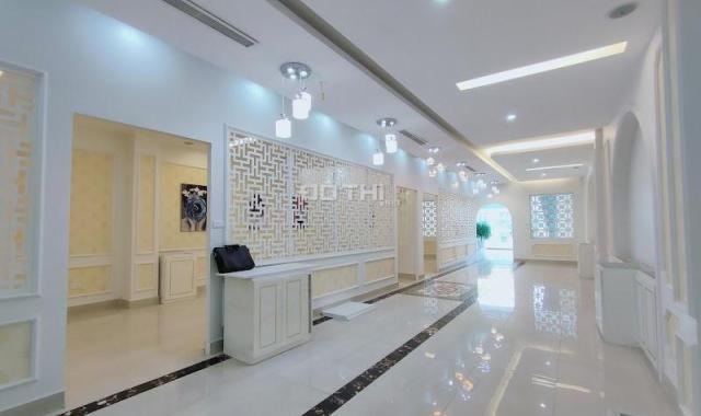 Bán siêu mẫu mặt phố Ngọc Thụy, 9 tầng, lô góc, hầm gara ô tô, nở hậu, gần nút giao đường 40m