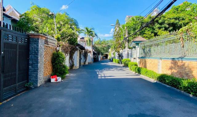 Bán CHDV Trần Não Q2, 160m2, 5 tầng, thu nhập 100tr giá 26 tỷ, có thang máy. 093134579