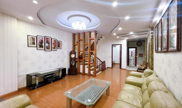 Bán nhà Dương Quảng Hàm quận Cầu Giấy 60m2x5T MT 5.8m gara phố hiếm nhà nhiều lộc nở hậu chỉ 11 tỷ