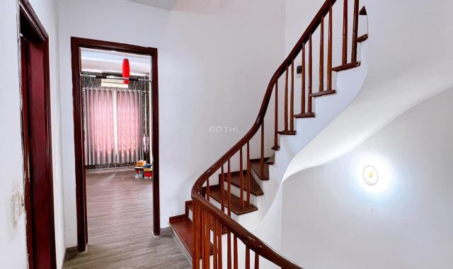 Bán nhà Dương Quảng Hàm quận Cầu Giấy 60m2x5T MT 5.8m gara phố hiếm nhà nhiều lộc nở hậu chỉ 11 tỷ