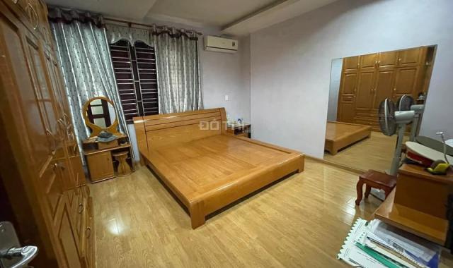 Bán nhà 5 tầng khu đường sông 3 cột 5 vị trí đẹp cách đường bao biển 100 m