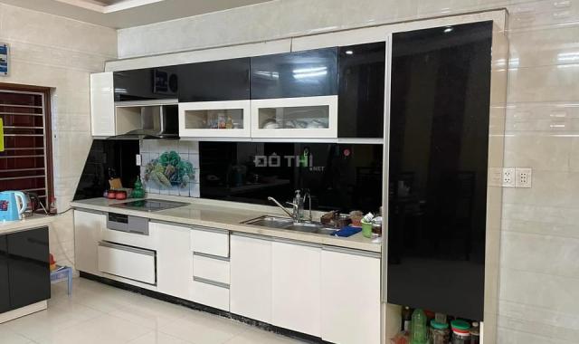 Bán nhà 5 tầng khu đường sông 3 cột 5 vị trí đẹp cách đường bao biển 100 m