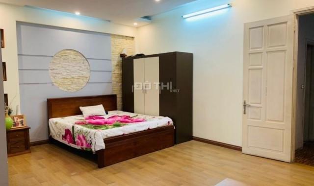 Bán nhà mặt phố Vạn Bảo, 2 thoáng, DTXD50m2 x 5 tầng, MT 5m, chỉ 26,5 tỷ.