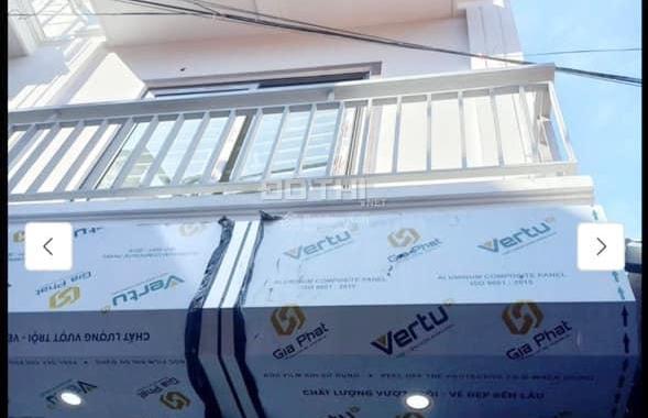 Cần bán gấp nhà ngõ 103 Cổ Nhuế 32m2, 5T, lô góc, ô tô, mặt ngõ kinh doanh sầm uất, 4.05 tỷ