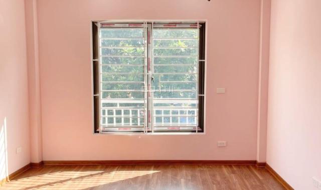 Cần bán gấp nhà ngõ 103 Cổ Nhuế 32m2, 5T, lô góc, ô tô, mặt ngõ kinh doanh sầm uất, 4.05 tỷ