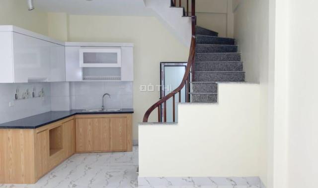 Cần bán gấp nhà ngõ 103 Cổ Nhuế 32m2, 5T, lô góc, ô tô, mặt ngõ kinh doanh sầm uất, 4.05 tỷ