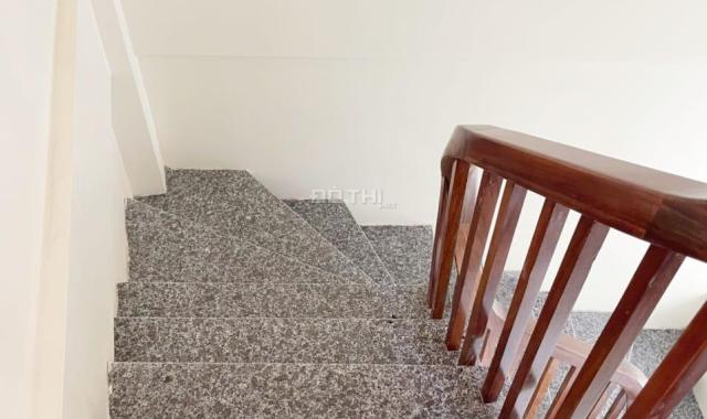 Cần bán gấp nhà ngõ 103 Cổ Nhuế 32m2, 5T, lô góc, ô tô, mặt ngõ kinh doanh sầm uất, 4.05 tỷ