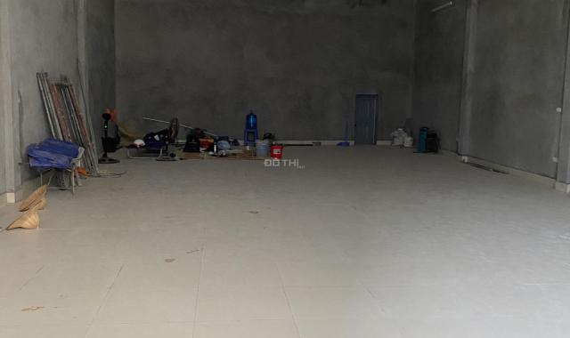 Cho thuê 1 kho mới tại tổ 8 Thạch Bàn, Long Biên . Đường bàn cờ 6m , 2 mặt ngõ.