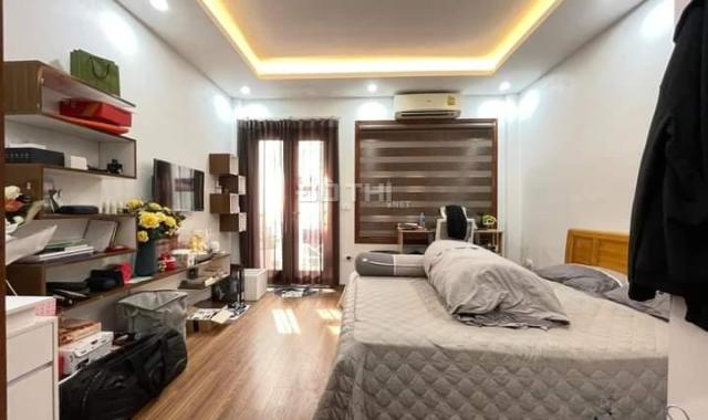 Chính chủ bán gấp nhà Cầu Giấy, Hà Nội. DT 40m2, 5 tầng. Phân lô gara ô tô. Kinh doanh, văn phòng