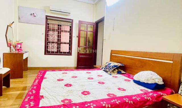 Bán nhà Hoàng Văn Thái, Thanh Xuân, lô góc, thoáng, ô tô đỗ, DT 50m2 x 4 tầng, giá 5.5 tỷ