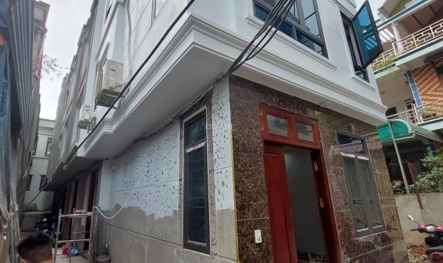 Chỉ 1.6 tỷ có ngay nhà Ninh Sơn Chúc Sơn dt 32m2 (4 tầng), ô tô lùi vào nhà, 100m ra QL6.