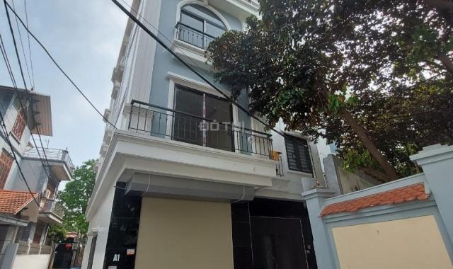 Nhà 4Tx40m2, ô tô tải đỗ cửa, ngay chợ, 20m ra QL6, 5p ra bến xe Yên Nghĩa, giá chỉ 1.98 tỷ.