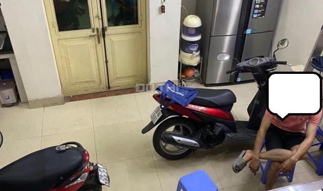 Cần bán gấp nhà phố Nguyễn Khang 30m2, 4T, MT rộng, dân xây chắc chắn, 1 nhà ra mặt phố, 4,63 tỷ