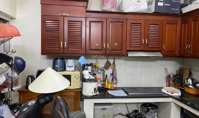 Cần bán gấp nhà phố Nguyễn Khang 30m2, 4T, MT rộng, dân xây chắc chắn, 1 nhà ra mặt phố, 4,63 tỷ
