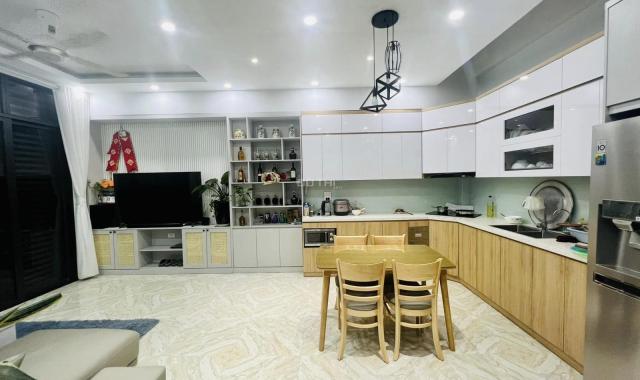 Bán nhà Nguyễn Du, Quận Hai Bà Trưng - 40m2 mt 4.3m - hiếm - ở luôn - gần hồ - nở hậu - chỉ 11.3 tỷ