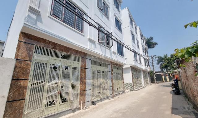 1.78 tỷ có ngay nhà 4 tầng, dt 31m2 mặt phố ô tô tránh, chỉ 10p ra bx Yên Nghĩa, Lh 0889633335.