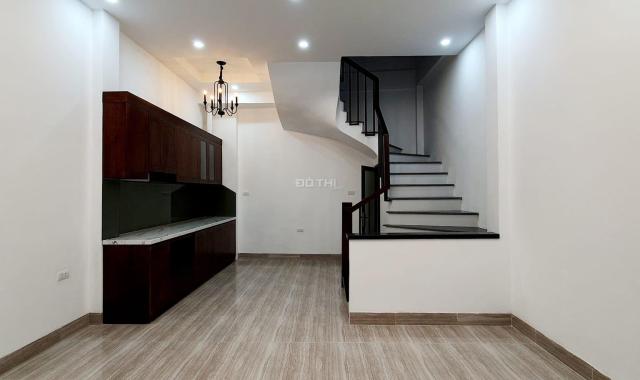 Bán nhà Giáp Bát, 32mx 5T - LÔ GÓC - NHÀ ĐẸP Ở LUÔN
