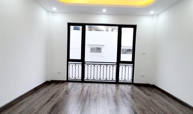 Bán nhà Giáp Bát, 32mx 5T - LÔ GÓC - NHÀ ĐẸP Ở LUÔN