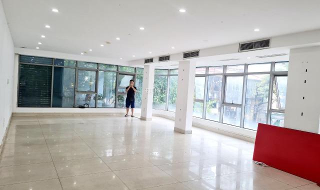 Cho thuê văn phòng 30, 40 và 100m2 tại 106 Hoàng Quốc Việt, nhà mới, giá rẻ