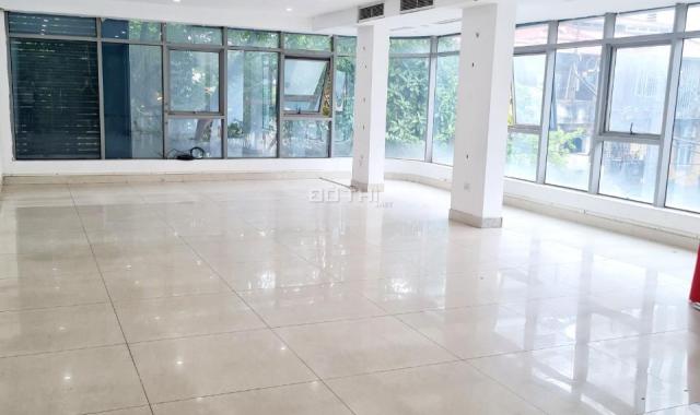 Cho thuê văn phòng 30, 40 và 100m2 tại 106 Hoàng Quốc Việt, nhà mới, giá rẻ