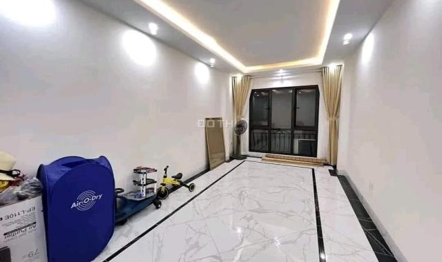 BÁN NHÀ XUÂN THỦY VÀI BƯỚC Ô TÔ TRÁNH Dân Xây 35M2 GIÁ 3 tỷ 8