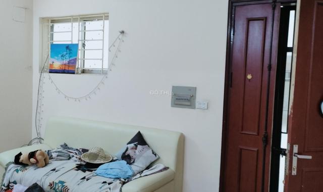 Bán gấp giá rẻ căn hộ Văn Chương sổ đỏ 28m, sử dụng 44m, tầng 3, mặt tiền 4m, 1.2 tỷ Đống Đa.