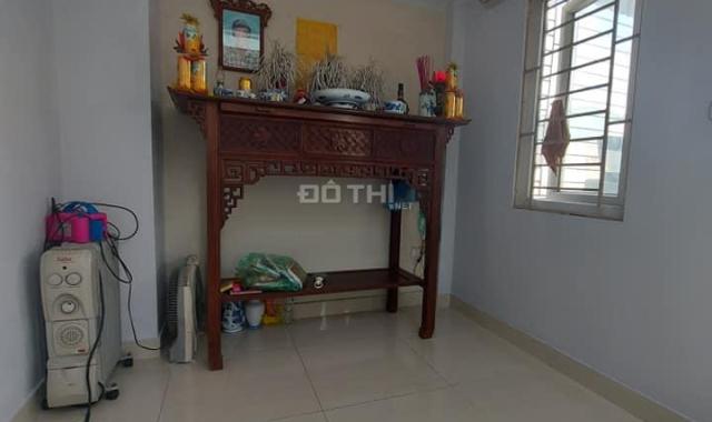 Bán nhà Dịch Vọng Hậu Cầu Giấy 30m2 nhỉnh 3 tỷ