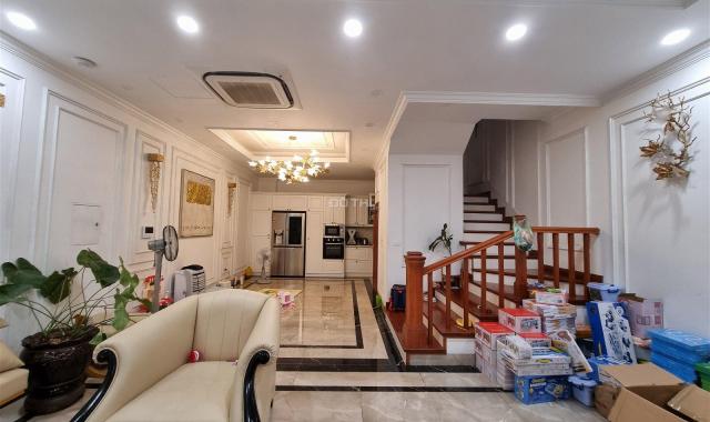 Bán nhà mặt phố Vạn Bảo, 2 thoáng, DTXD50m2 x 5 tầng, MT 5m, chỉ 26,5 tỷ.