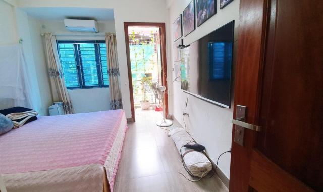 Bán nhà tại 44 Trần Thái Tông  Cầu Giấy 38m2 dân xây đẹp ngõ thông kinh doanh 5 tỷ 4