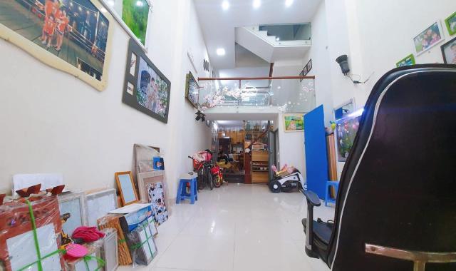 Bán nhà tại 44 Trần Thái Tông  Cầu Giấy 38m2 dân xây đẹp ngõ thông kinh doanh 5 tỷ 4