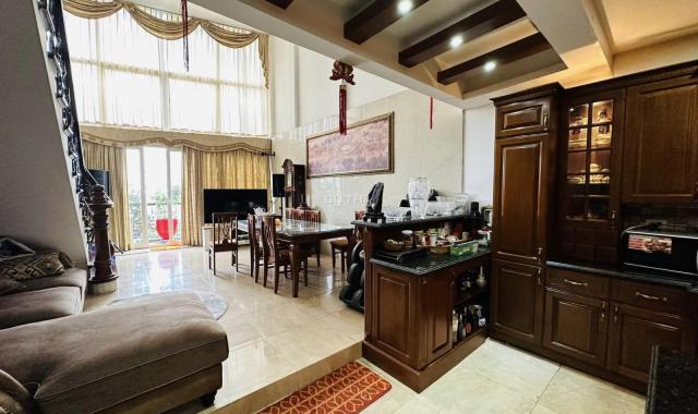 Bán nhà 5T mặt phố Cầu Giấy DT 57m2 lô góc, kinh doanh văn phòng, giá 13tỷ
