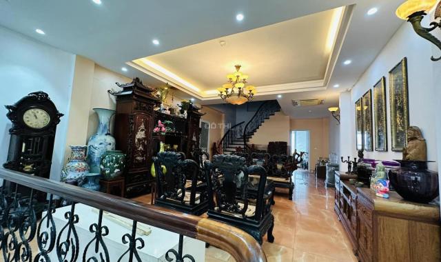 Bán nhà 5T mặt phố Cầu Giấy DT 57m2 lô góc, kinh doanh văn phòng, giá 13tỷ