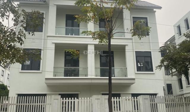 Bán biệt thự Dương Nội Hà Đông. nhà xây thô hoàn thiện mặt ngoài 3.5 tầng. đường 13.5m. 0334228448